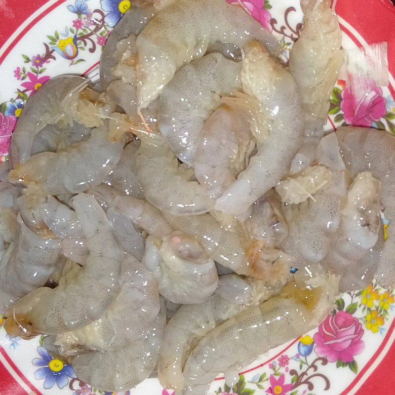 Step 1 Prepare the ingredients for Shrimp Salad with Water Lily Flowers