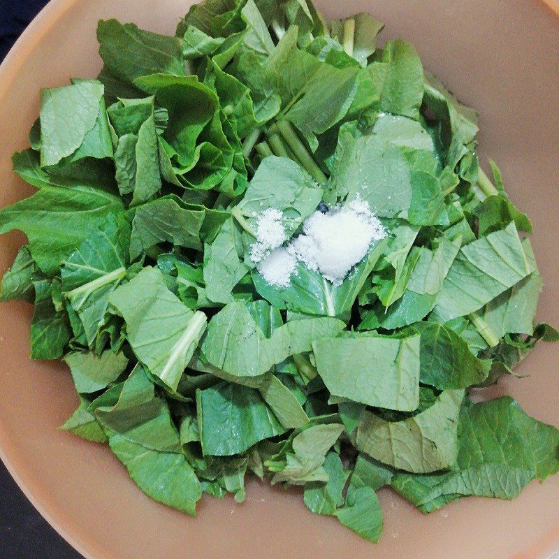 Step 1 Prepare the ingredients for Sweet Mustard Greens Soup with Fresh Shrimp