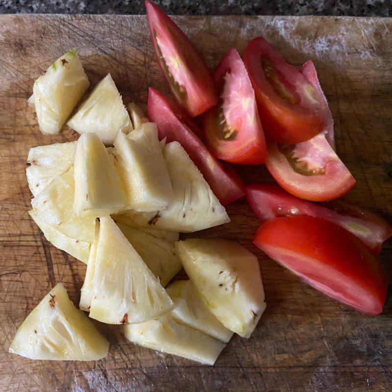 Step 1 Prepare the ingredients for Sour Fish Soup