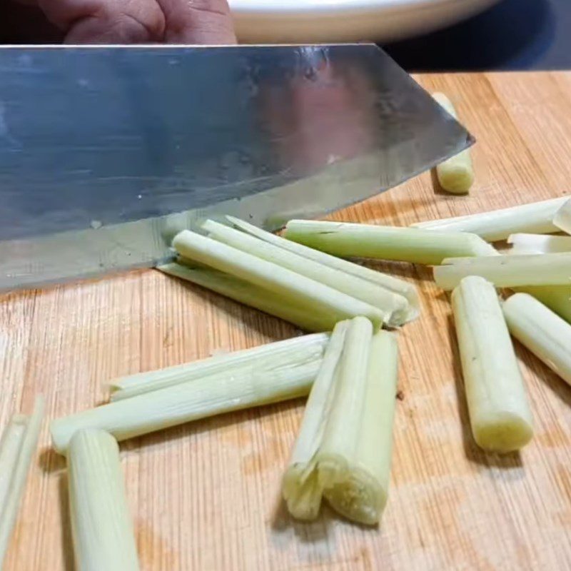 Step 1 Prepare the Ingredients for Steamed Oyster Mushrooms with Lemongrass and Ginger