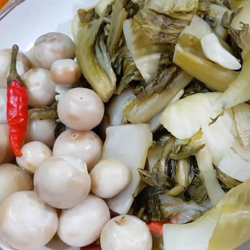 Step 1 Prepare the ingredients for Braised pig's trotter with pickled mustard greens and eggplant