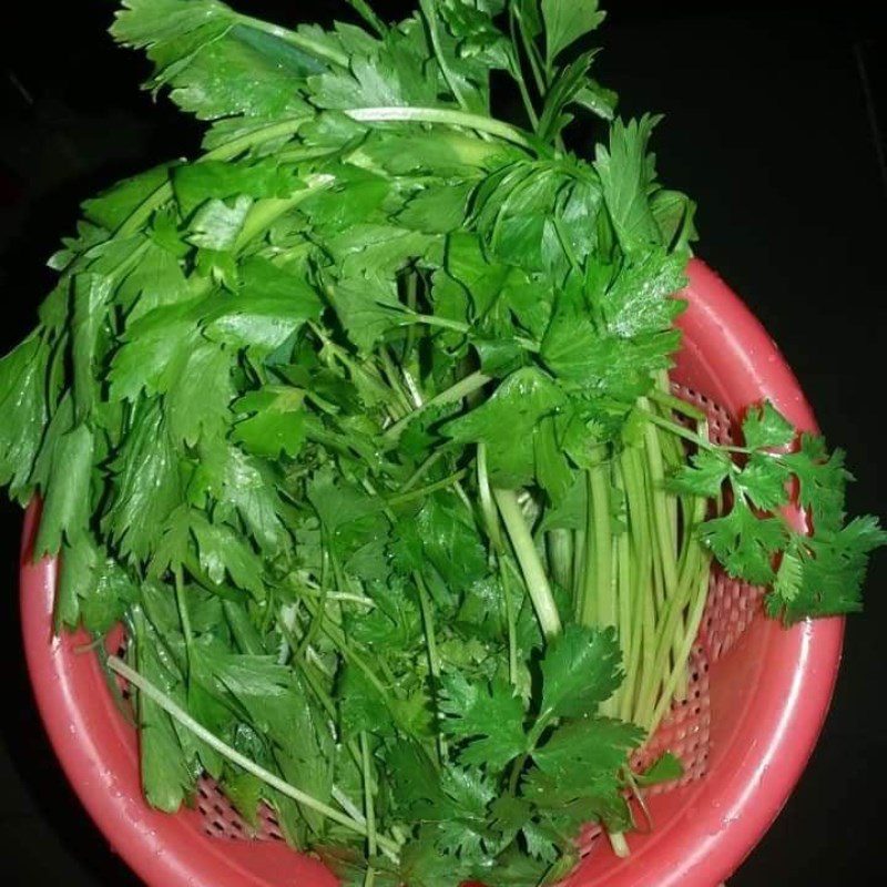 Step 1 Prepare the ingredients for vegetarian noodles