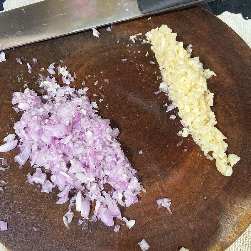 Step 1 Prepare the ingredients Stir-fried gourd with mushrooms