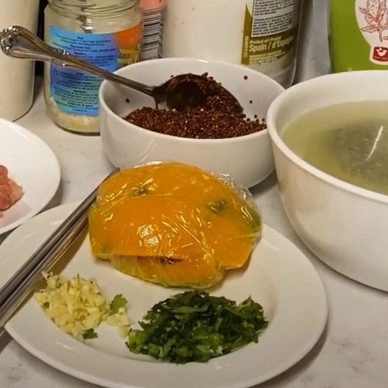 Step 2 Prepare the ingredients Chicken porridge with pumpkin and quinoa seeds