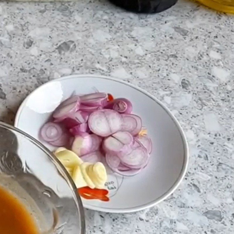 Step 1 Prepare the ingredients Sweet and sour shrimp