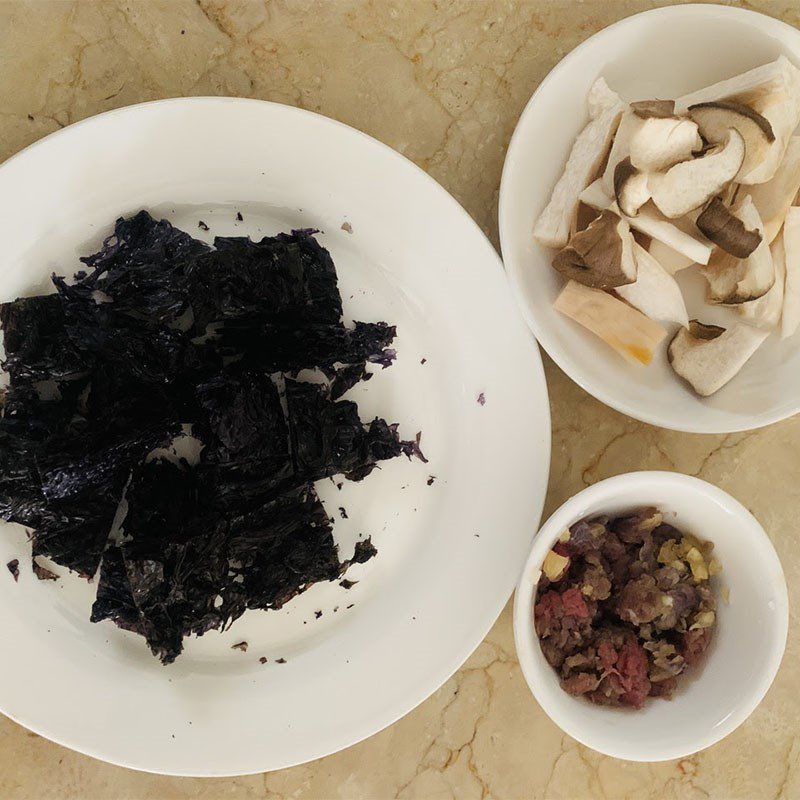 Step 1 Prepare the ingredients for minced beef seaweed soup