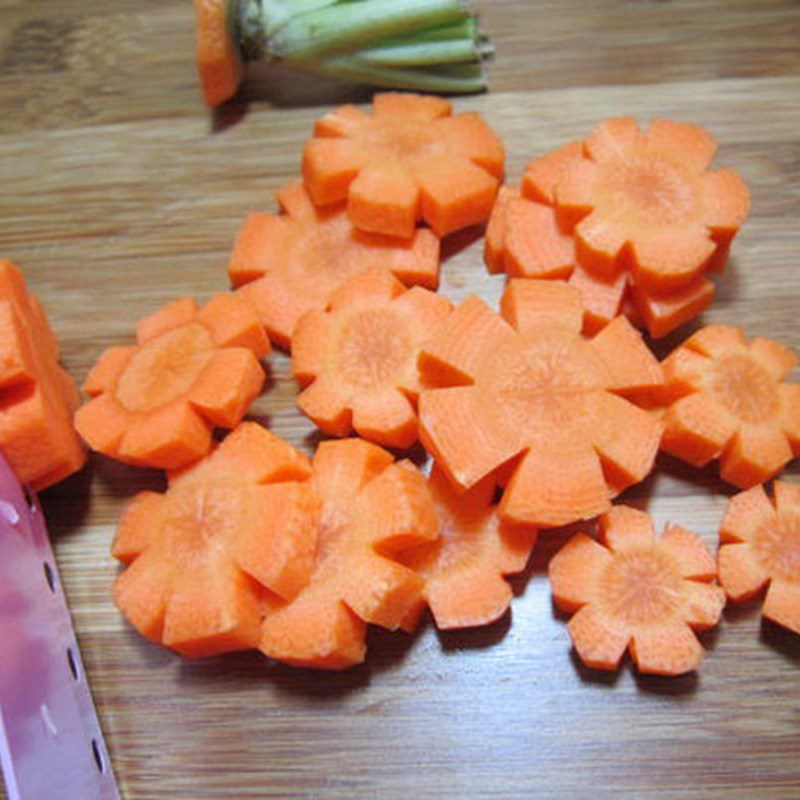 Step 1 Prepare the ingredients for Chicken Soup with Five Fruits