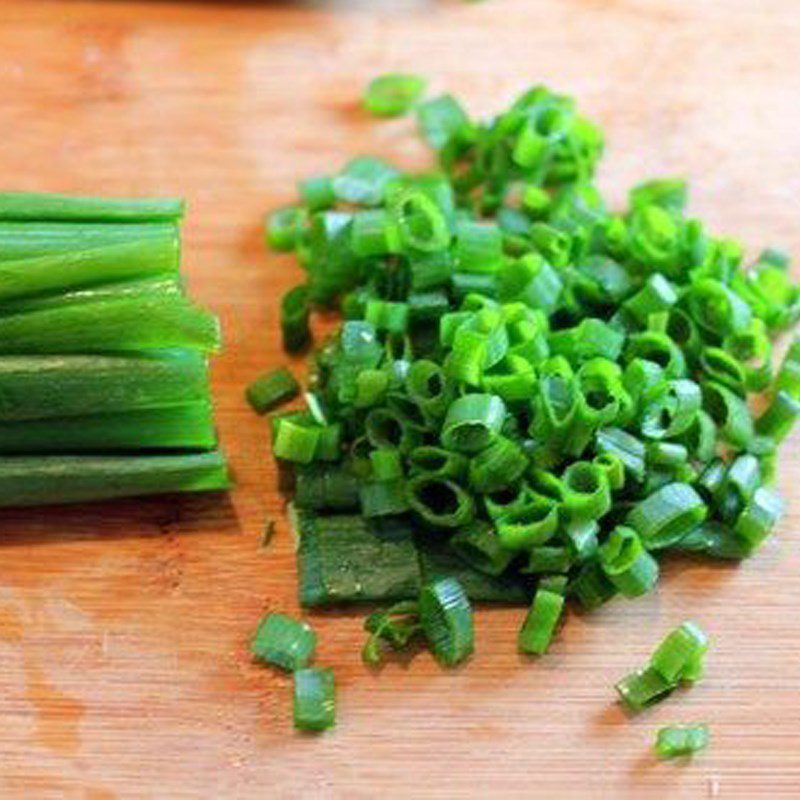 Step 1 Prepare the ingredients for Mixed Rice Paper with Scallion Oil and Shrimp