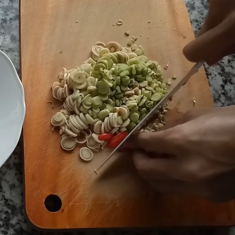 Step 1 Prepare the Ingredients for Fried Chicken with Lemongrass and Chili