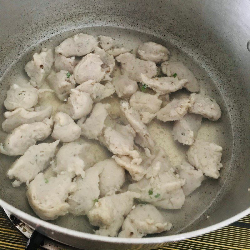 Step 1 Prepare the ingredients for Sour Fish Cake Soup