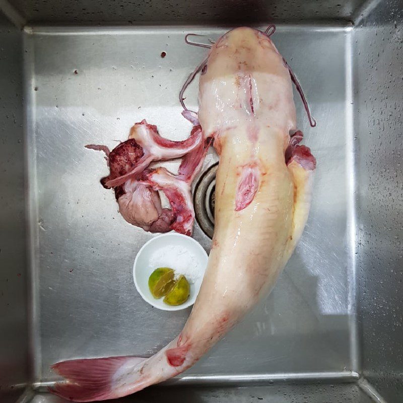 Step 1 Prepare pangasius for Lã Vọng fish cake