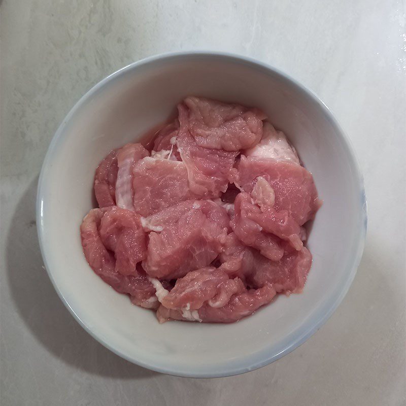 Step 1 Preparing the ingredients for Stir-fried Cabbage with Pork