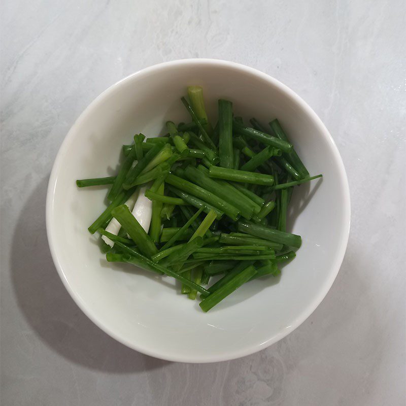 Step 1 Prepare the ingredients for stir-fried cabbage with pork