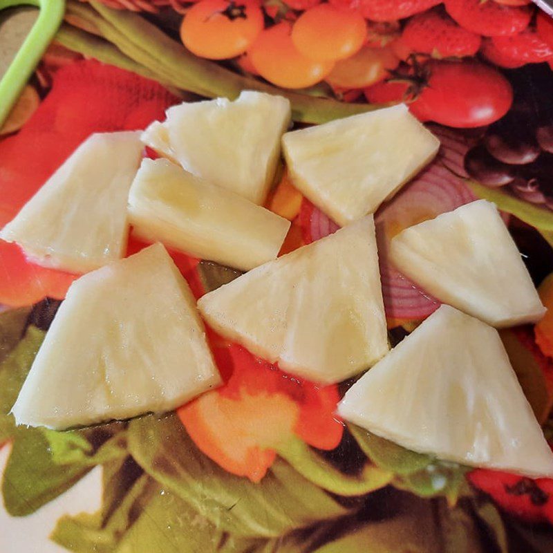 Step 1 Prepare the ingredients for Peach Pineapple Smoothie