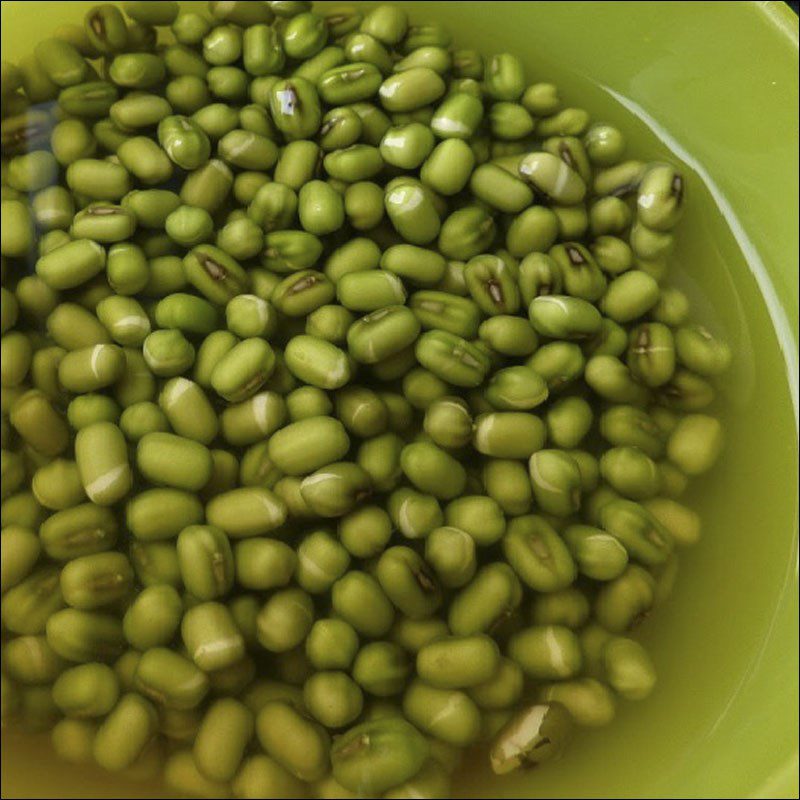 Step 1 Prepare the ingredients for vegetarian mung bean porridge with mushrooms