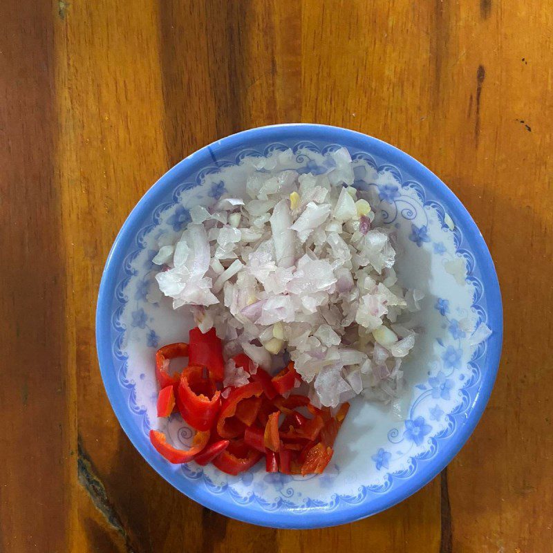 Step 1 Prepare the ingredients for Catfish with Tomato Sauce