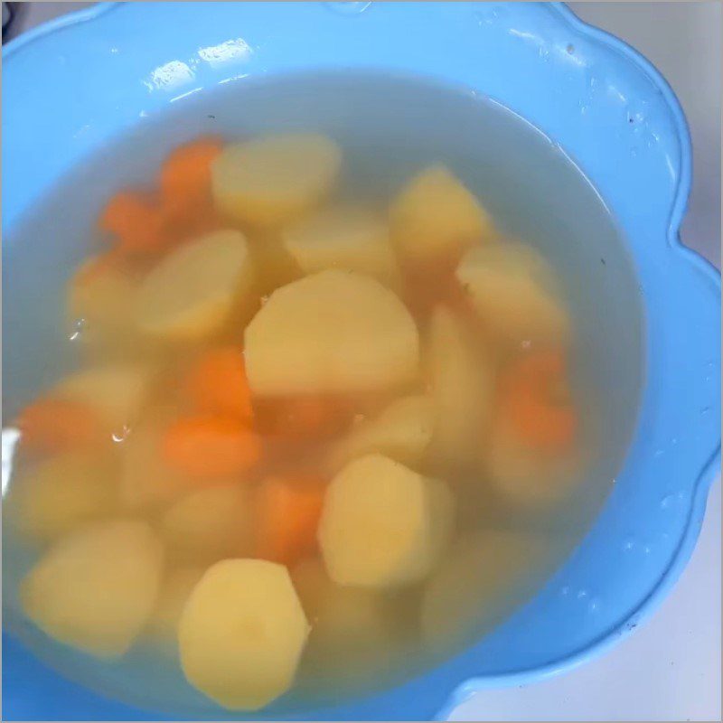 Step 2 Prepare the remaining ingredients Beef bone soup with potatoes