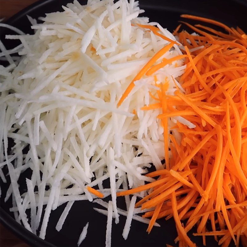 Step 2 Prepare the remaining ingredients Vegetarian spring rolls with mung beans