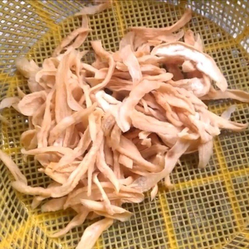 Step 1 Prepare the ingredients for Stir-fried Dried Radish