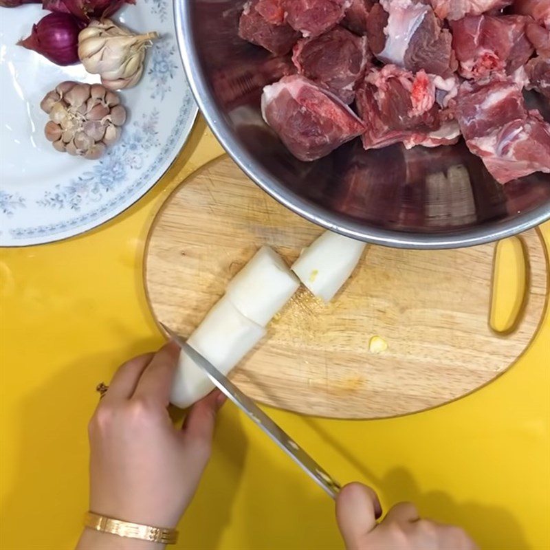 Step 2 Prepare other ingredients for Pork Bone Hu Tieu