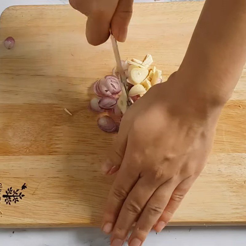 Step 2 Prepare the other ingredients Fried chicken with lemongrass and chili with lemongrass stalks