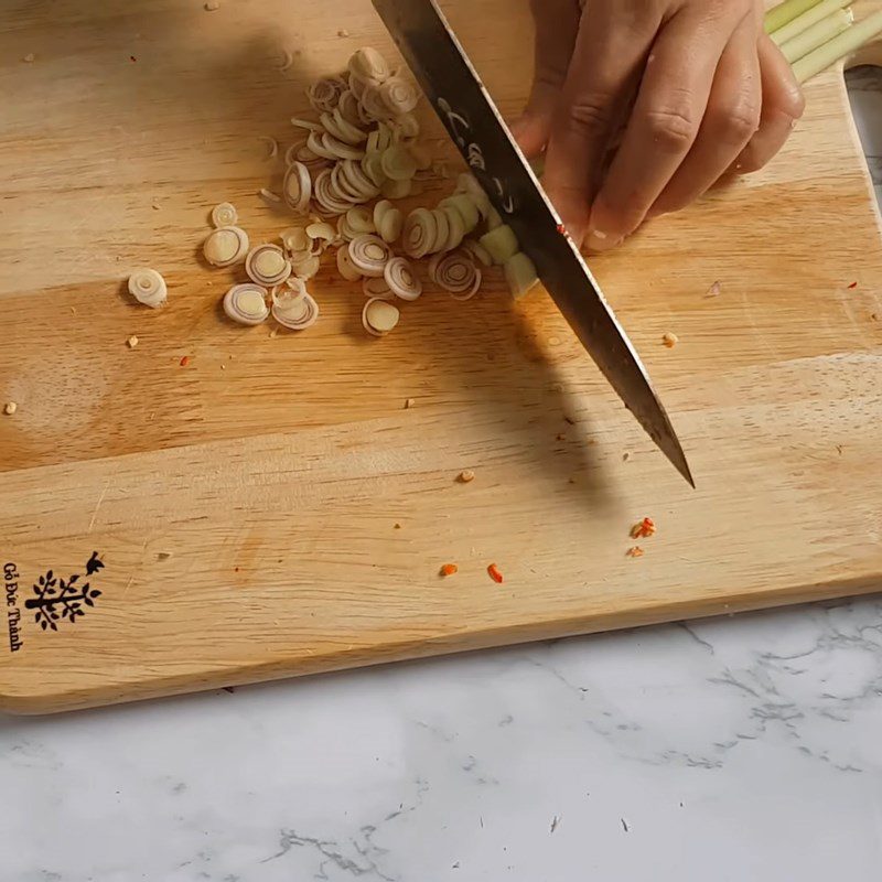 Step 2 Prepare the other ingredients Fried chicken with lemongrass and chili with lemongrass stalks