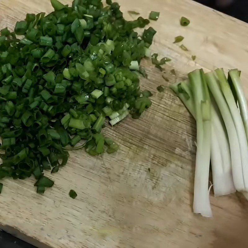 Step 2 Prepare the other ingredients for pork bone noodle soup with shrimp