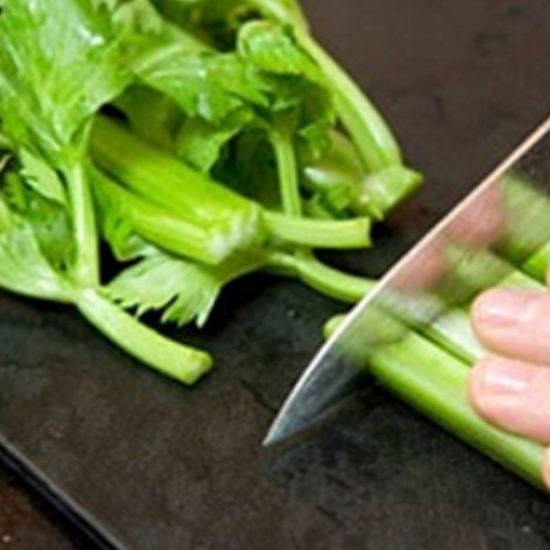 Step 2 Prepare other ingredients for seafood vermicelli salad