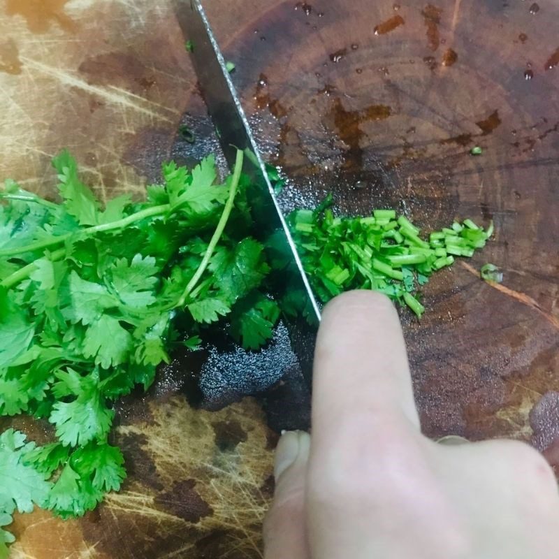 Step 2 Prepare other ingredients Fried eggplant with eggs