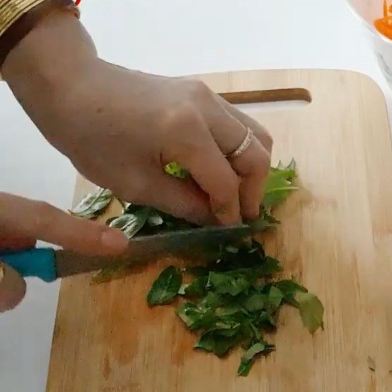 Step 2 Prepare other ingredients Lotus root chicken salad