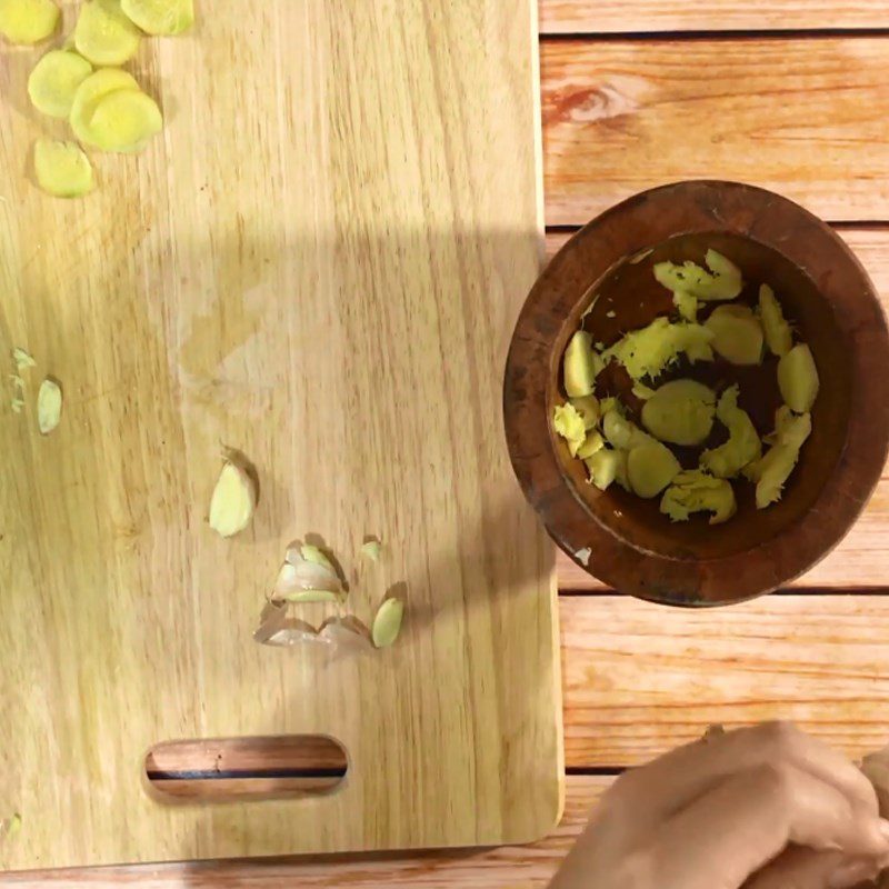 Step 2 Prepare other ingredients Pomelo fish stewed with ginger