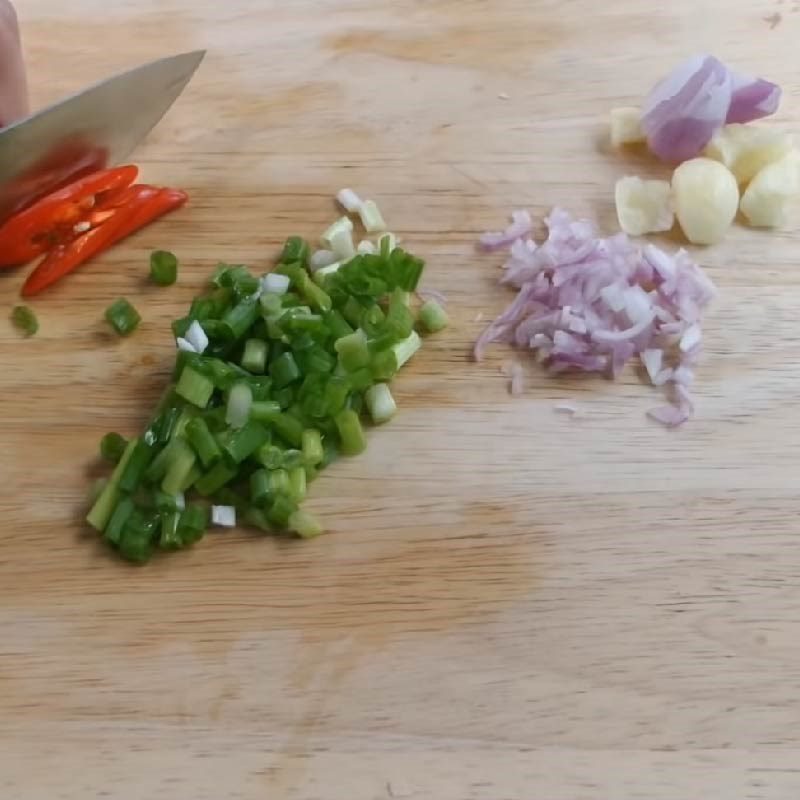 Step 2 Prepare the bitter melon and other ingredients How to cook bitter melon soup with beef