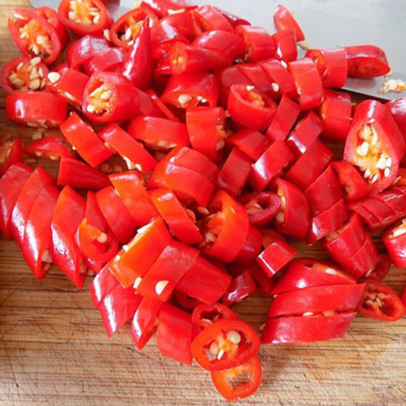 Step 3 Prepare other ingredients Spicy sweet and sour chicken feet