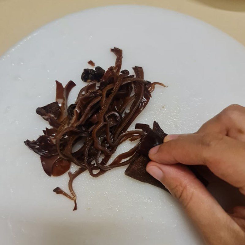 Step 2 Prepare other ingredients Stir-fried vermicelli with eel