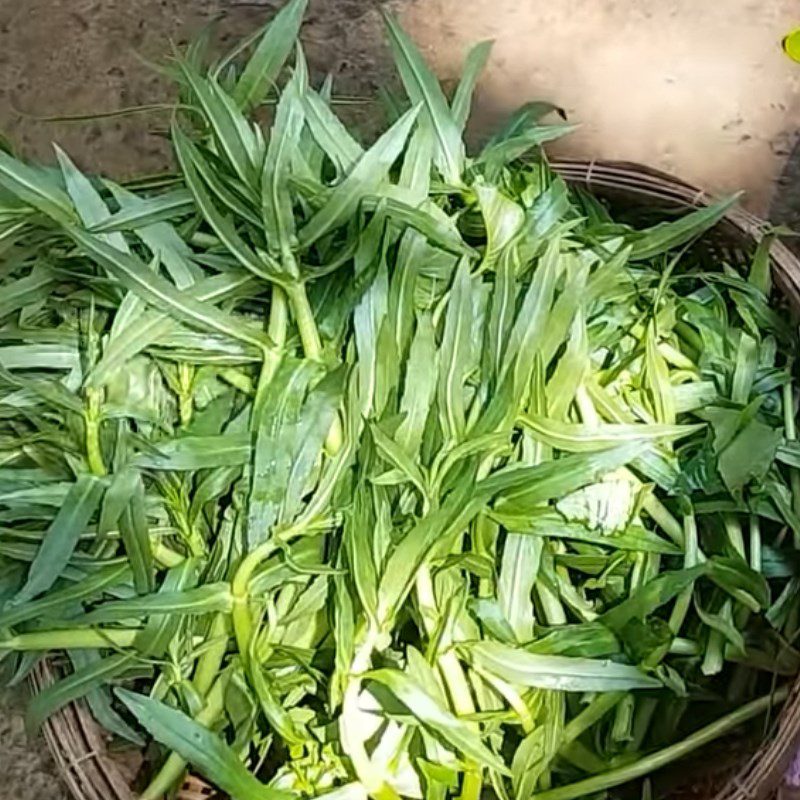 Step 1 Prepare the other ingredients Stir-Fried Buffalo Meat with Rice Herb