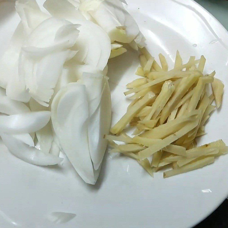 Step 2 Prepare other ingredients for Taro Fish Hot Pot