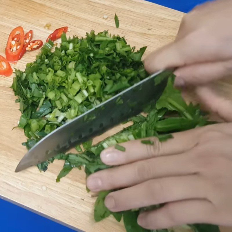 Step 2 Prepare other ingredients for sour fish soup