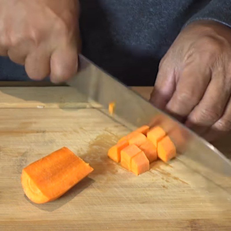 Step 2 Prepare other ingredients Shredded chicken with vegetables