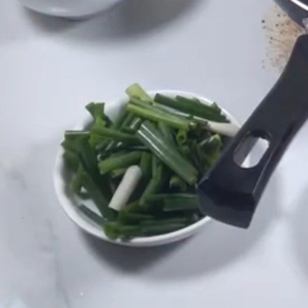 Step 2 Prepare other ingredients Stir-fried beef with pickled mustard greens