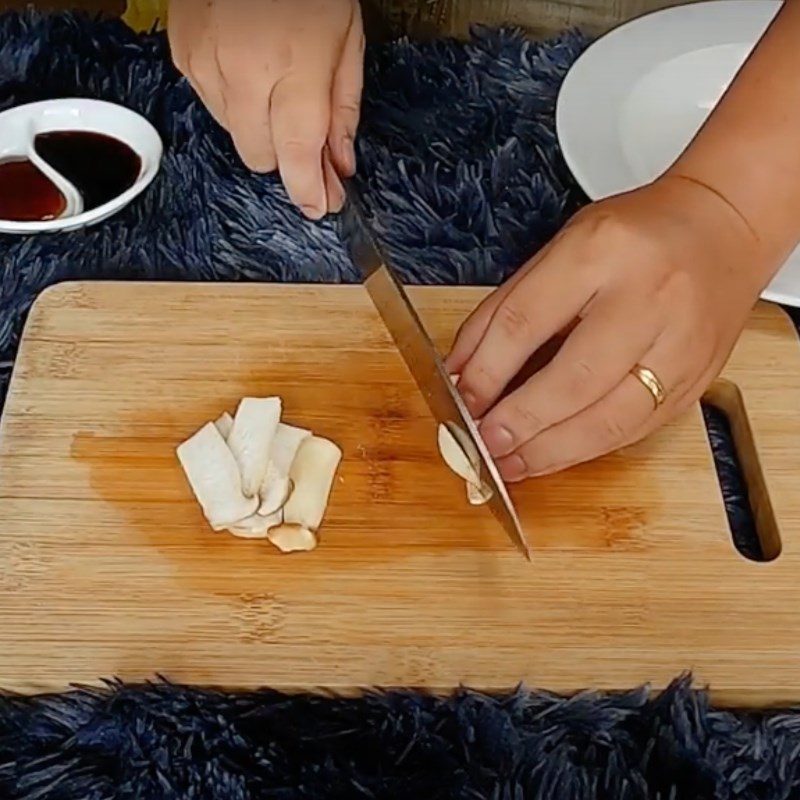 Step 2 Prepare the other ingredients Steamed Chicken Breast with Soy Sauce