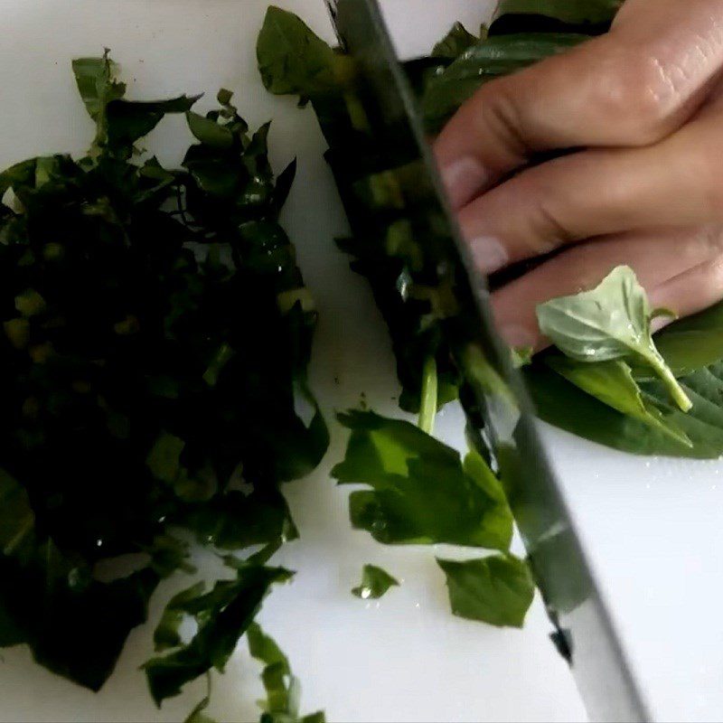 Step 2 Prepare the other ingredients Sour soup with pork ribs and sour cucumber