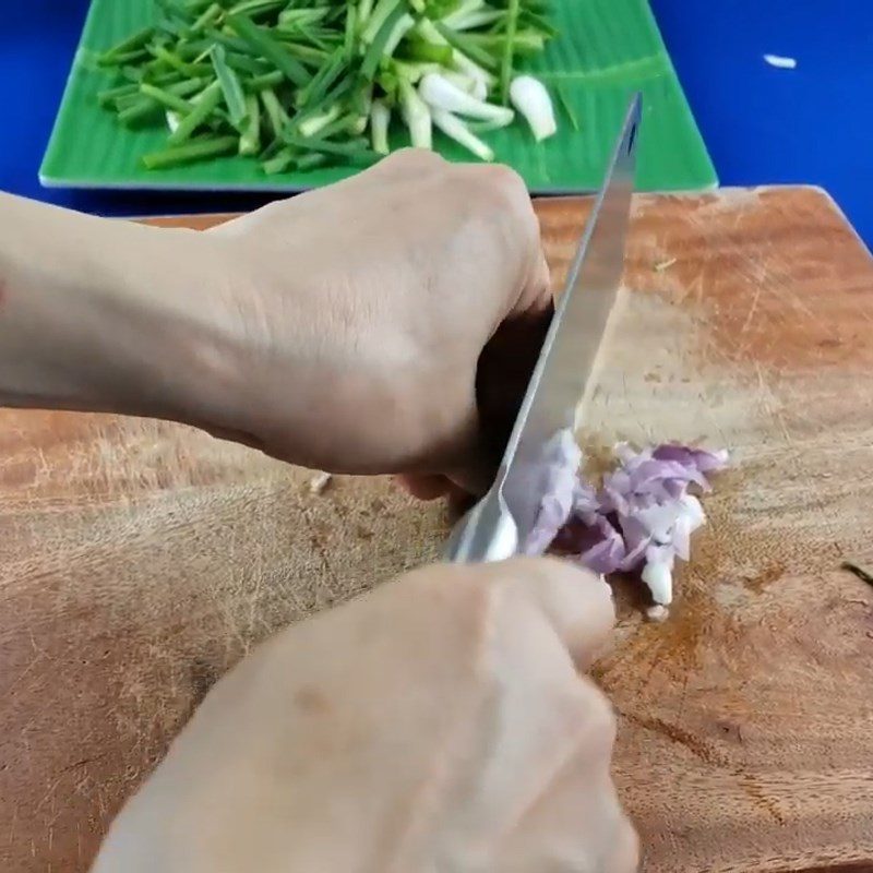 Step 2 Prepare other ingredients Braised Chicken with Green Onions