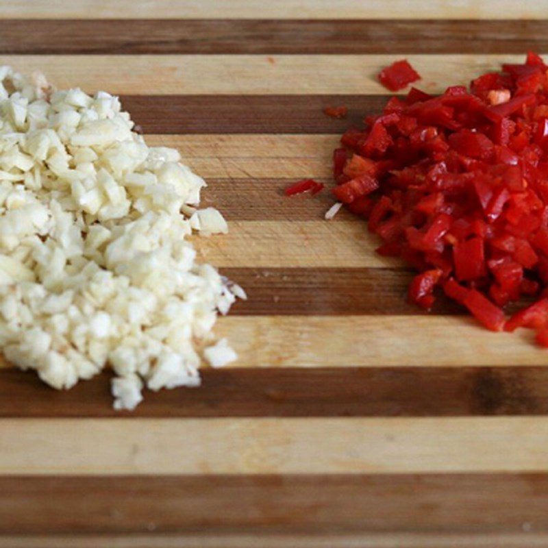 Step 3 Prepare other ingredients for crispy pork belly with Thai fish sauce