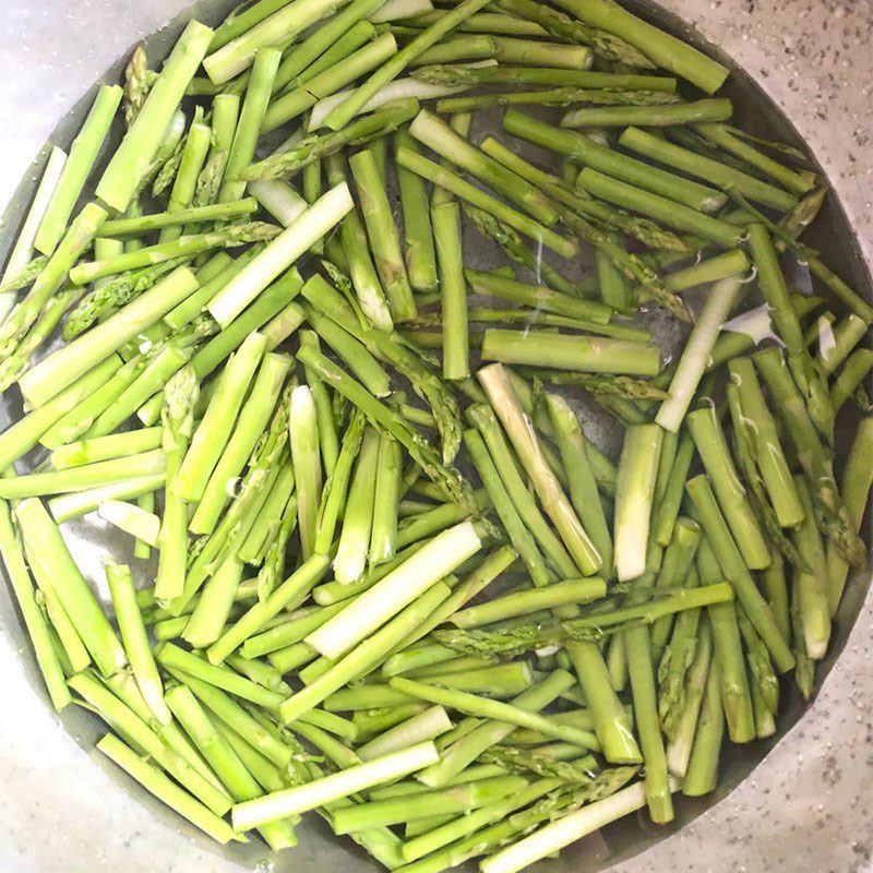 Step 2 Prepare other ingredients for stir-fried beef with asparagus