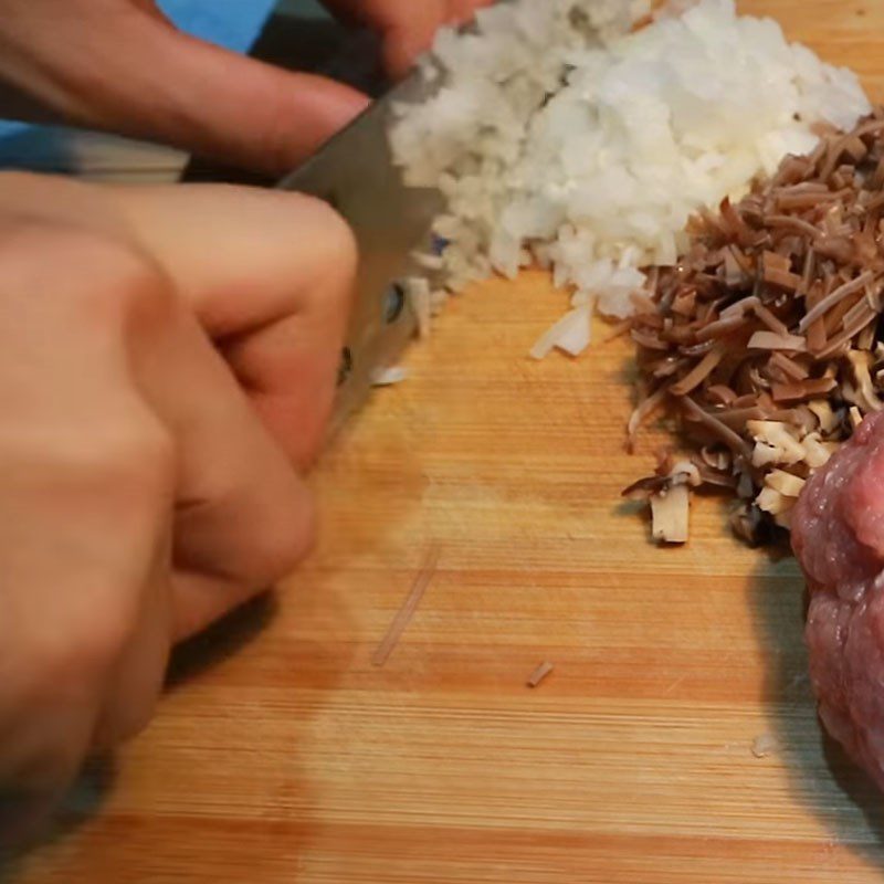 Step 2 Prepare other ingredients Fried pumpkin with meat