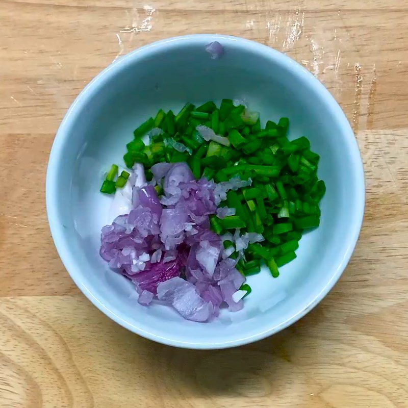 Step 2 Prepare other ingredients Soft tofu with enoki mushroom sauce, chicken thigh mushroom