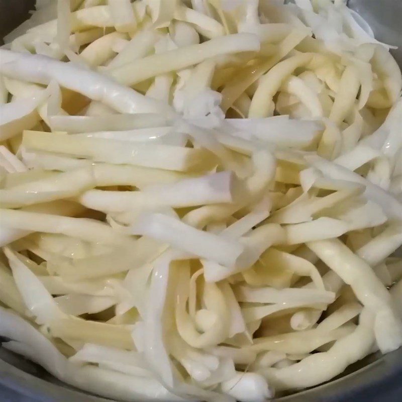 Step 2 Prepare other ingredients Shredded chicken with water lily shoots salad