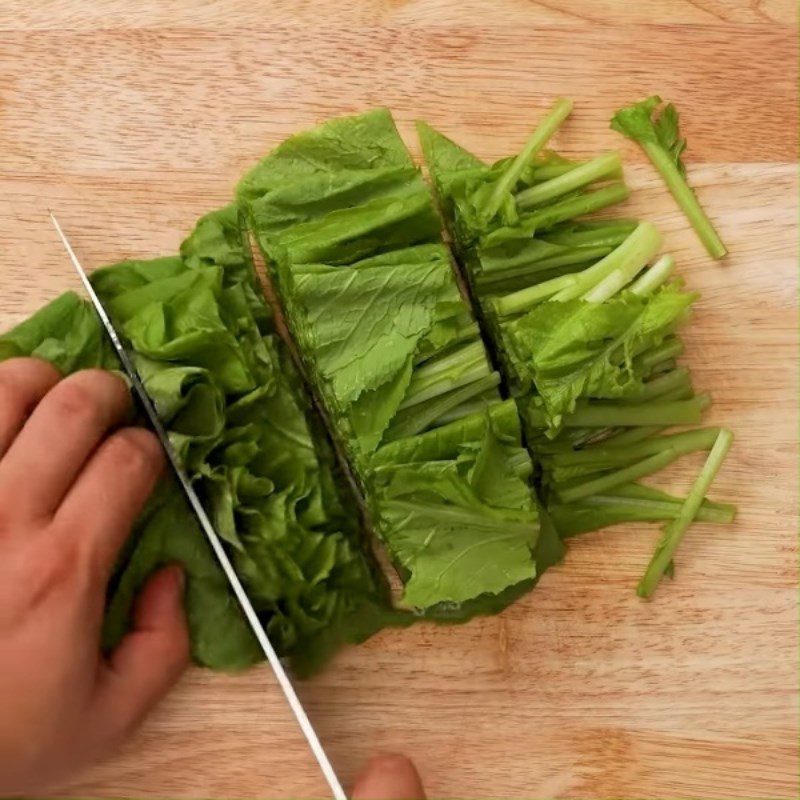 Step 2 Prepare other ingredients Brown rice noodle stir-fry