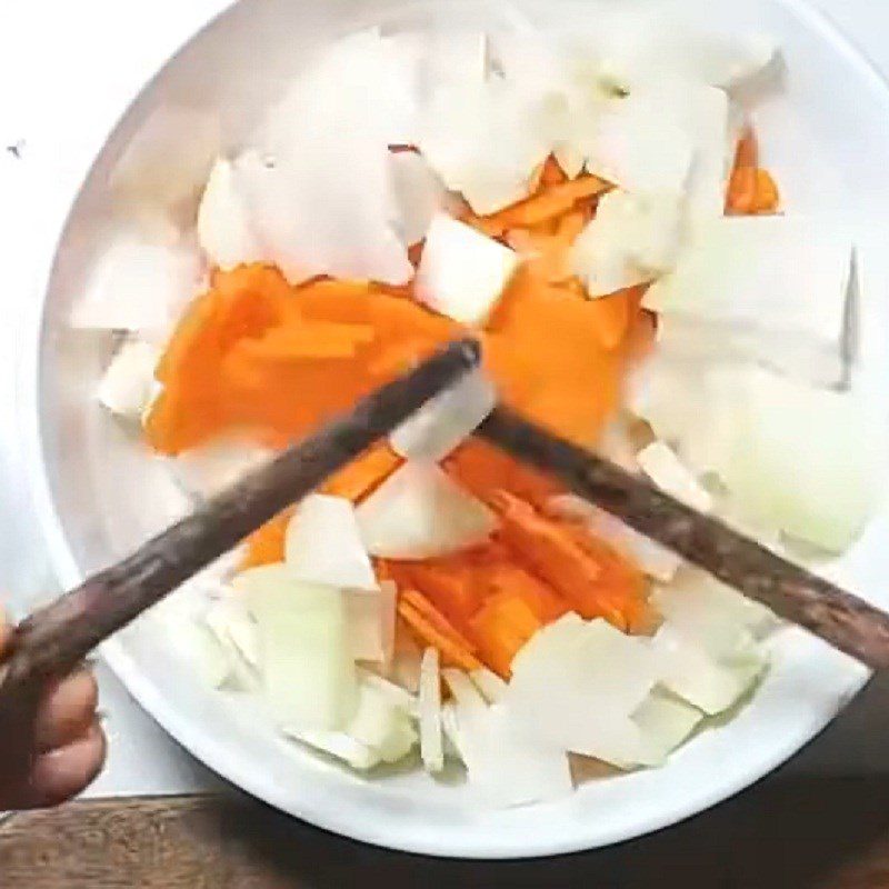 Step 2 Prepare other ingredients for Ho Tay shrimp cake