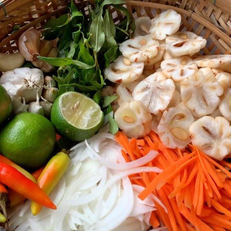 Step 2 Prepare other ingredients for young mangosteen salad with shrimp and pork